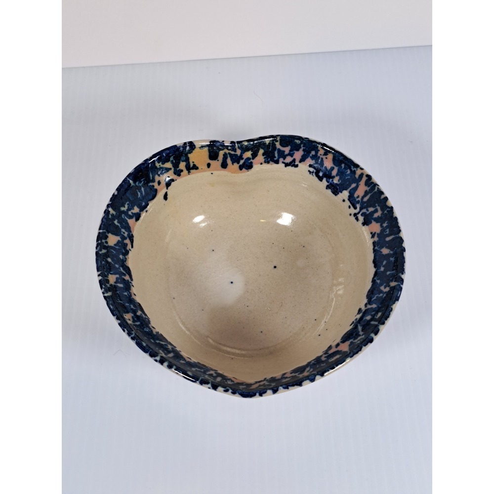 Studio Pottery Signed Mohr Handcrafted Cream Navy‎ Blue Sponged Rim Heart Bowl